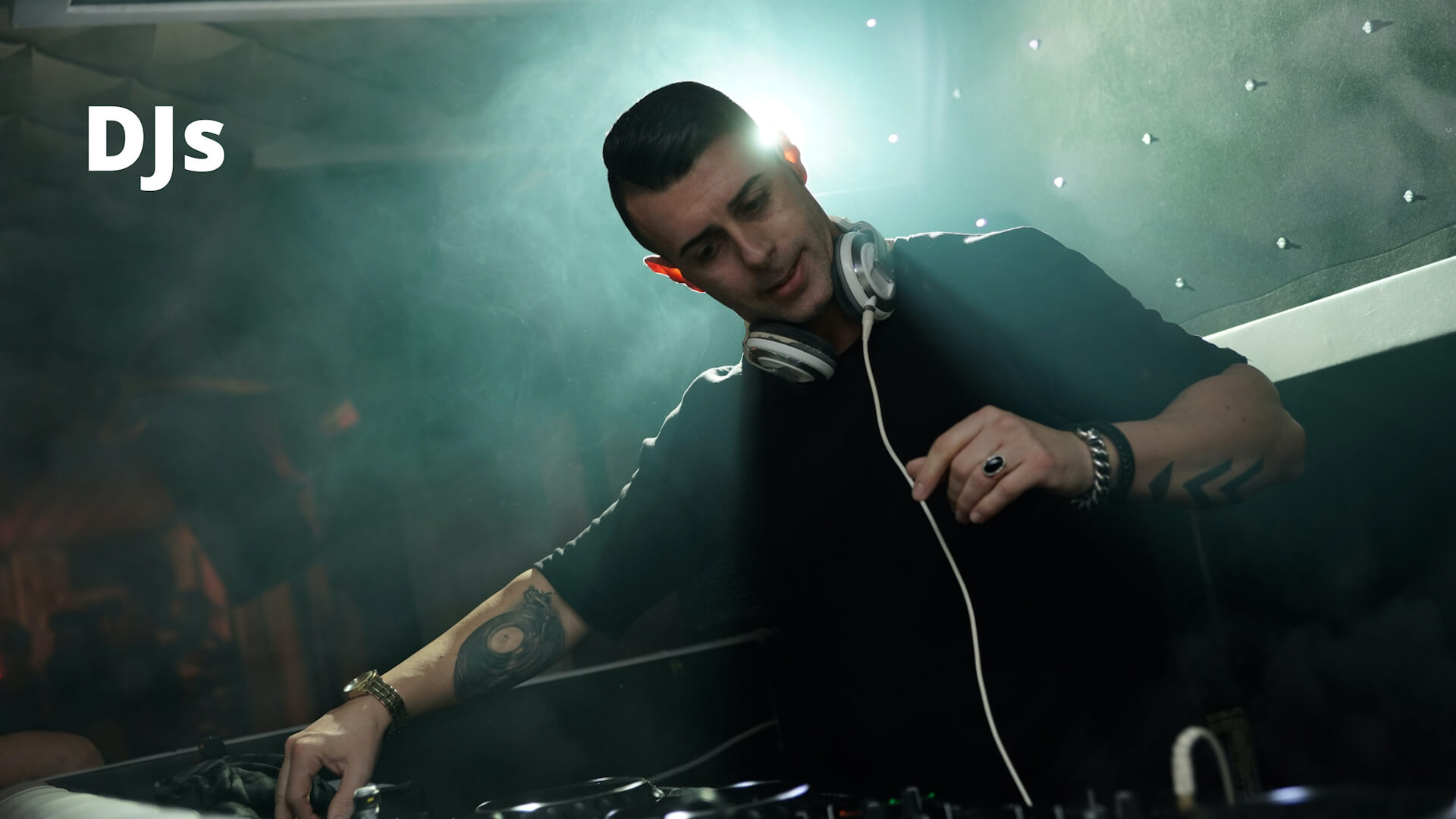 DJs